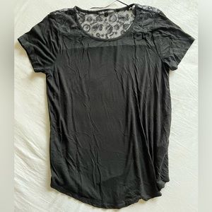Women’s black lace shoulder tee